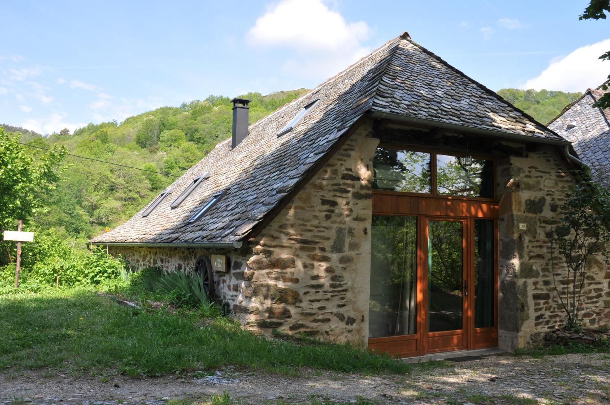 Gite Le Couderc De Coubisou, Grange Renovee Exterior foto